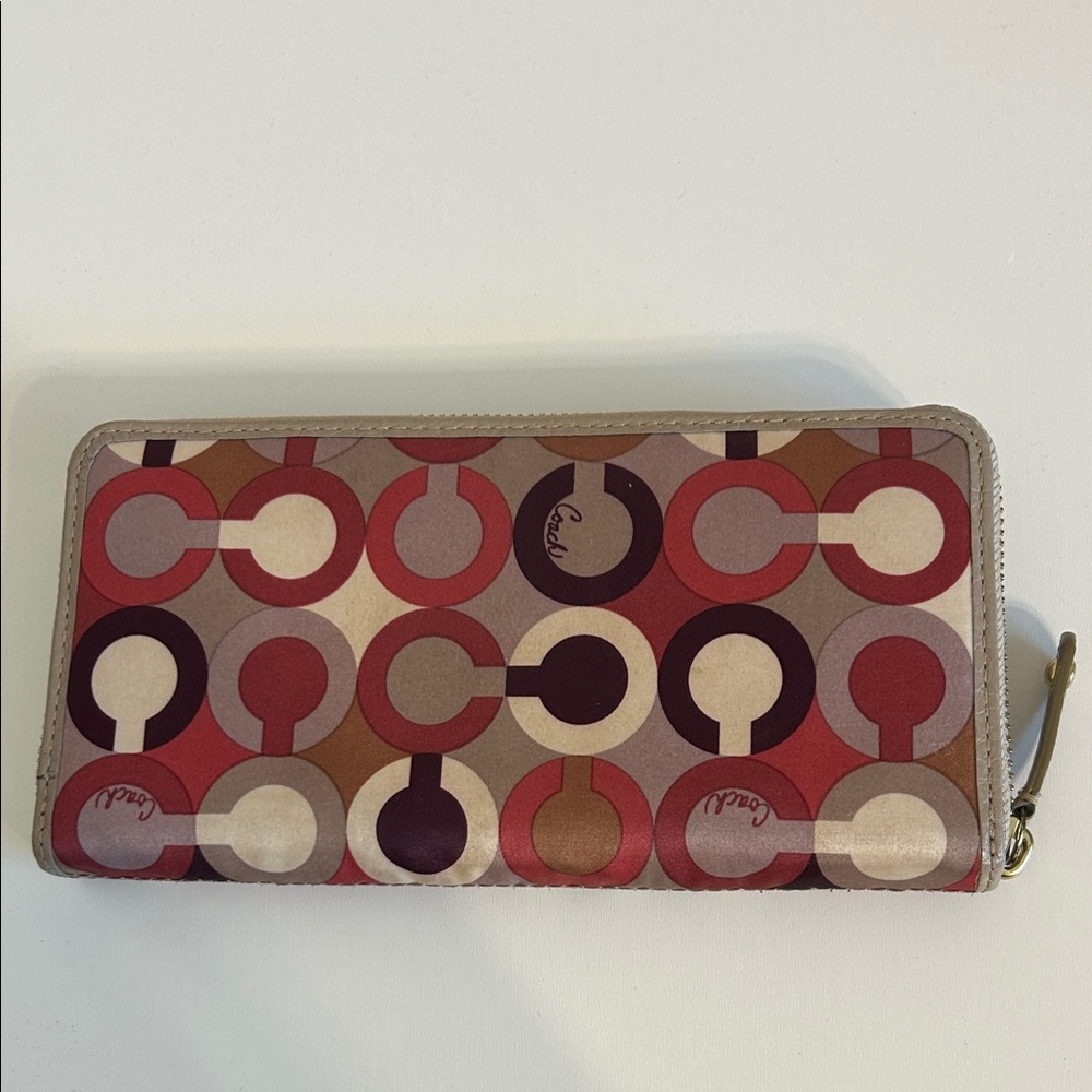 Coach Circle Pattern Wallet - Picture 3 of 5